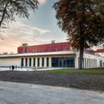 Die fertiggestellte Turnhalle zur Grundschule Emschertal von Außen.
