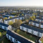 Luftaufnahme der Wohnsiedlung in Köln-Holweide. Energetische Sanierung von 15 Wohnblöcken. Projektsteuerung von TEAM Baumanagement.
