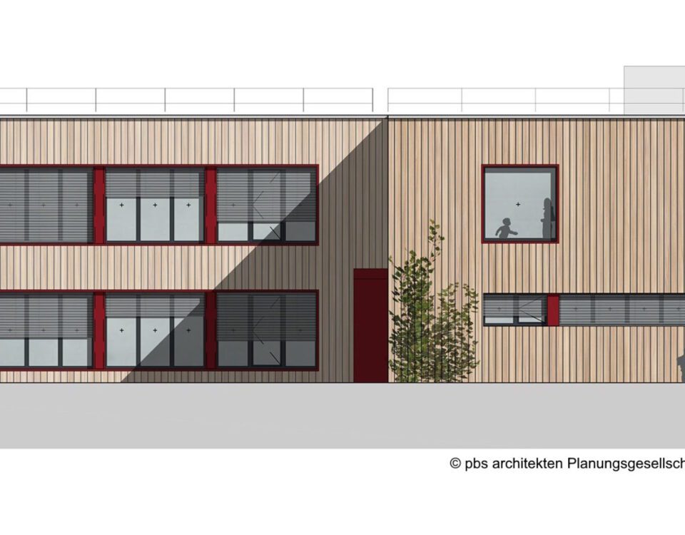 Moderne Architektur des Gebäudes mit Holzfassade und großen Fenstern, gestaltet von pbs Architekten.