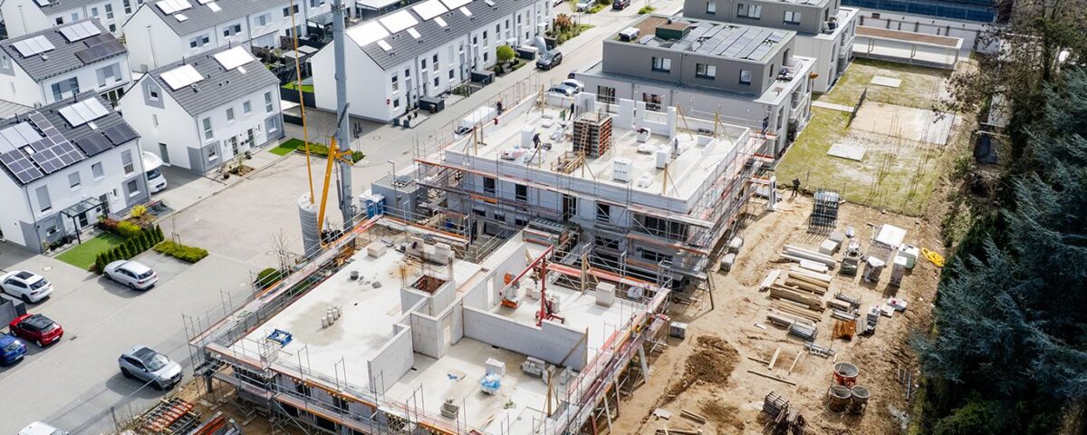 Luftaufnahme der Baustelle in Giesenkirchen, Pfarrer-Walter-Weg. Projektmanagement TEAM Baumanagement.