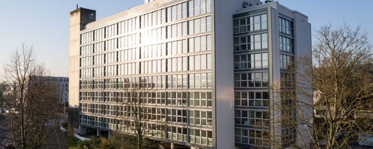 Bürogebäude in Bonn-Bad Godesberg mit neuer Fassade